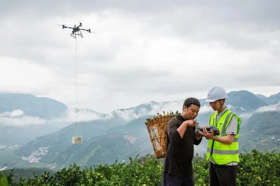 大疆农业推出革命性T100、T70无人机:新技术引领农业未来