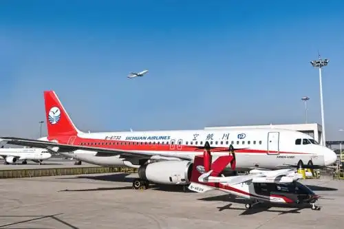 飞行汽车政策利好低空经济,沃飞长空携手川航、中飞院编织空中交通网